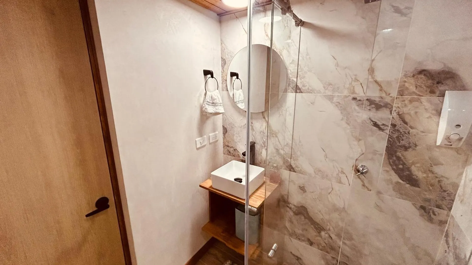 Ferienwohnung Renacer, Poblado Manila Medellín Apartment